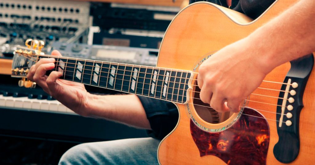Violão canhoto - a melhor saída para quem usa a mão esquerda