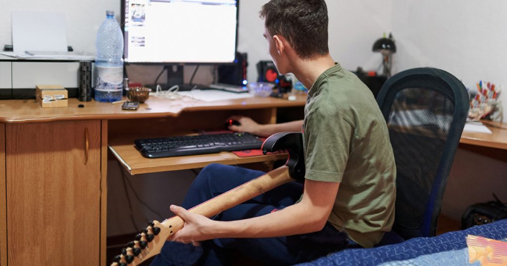Aula de guitarra online é possível aprender de verdade