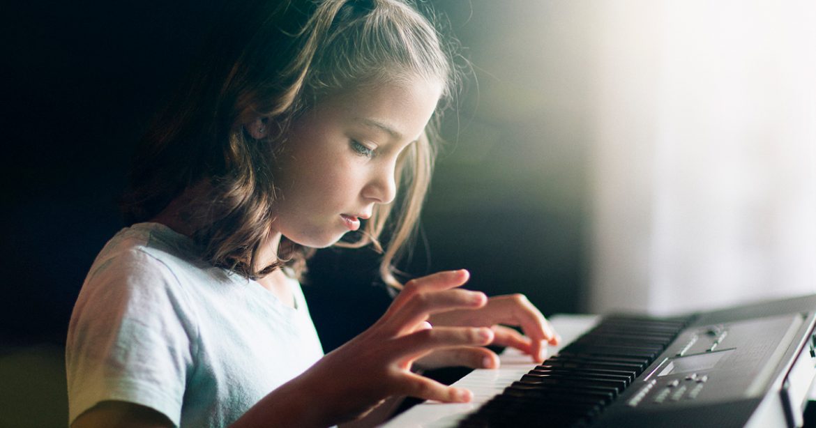 Teclado musical infantil incentivo para os pequenos